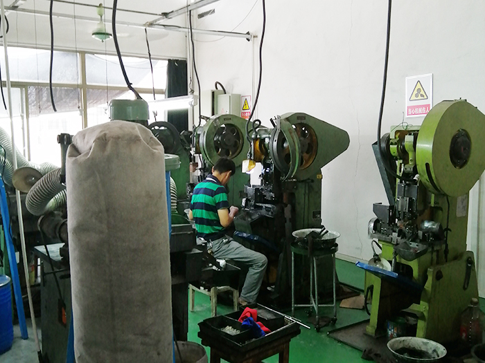 All kinds of needles for all Nonwoven industry